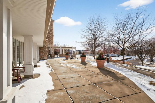 5650 Boone Avenue N 310, New Hope, MN 55428