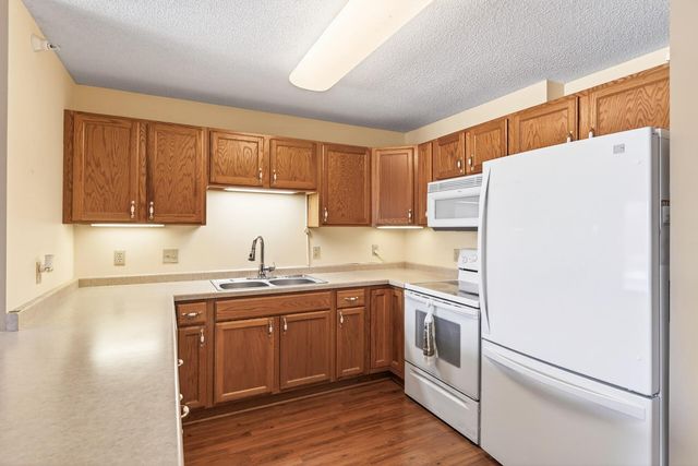 5650 Boone Avenue N 310, New Hope, MN 55428