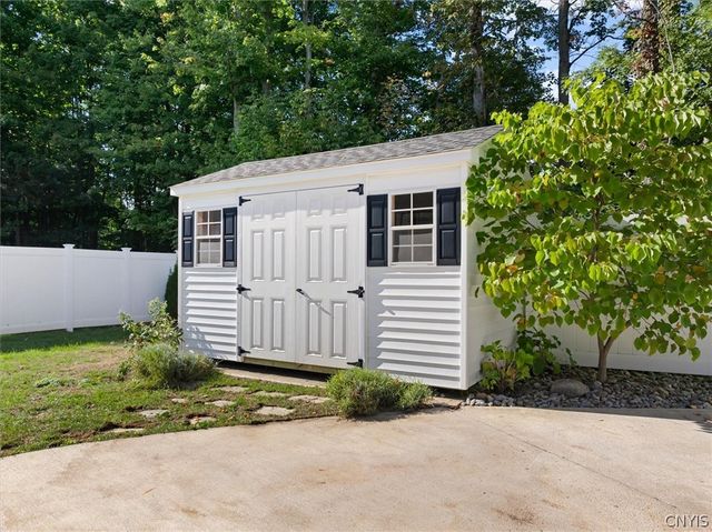 193 Giddings Trail, Lysander, NY 13027
