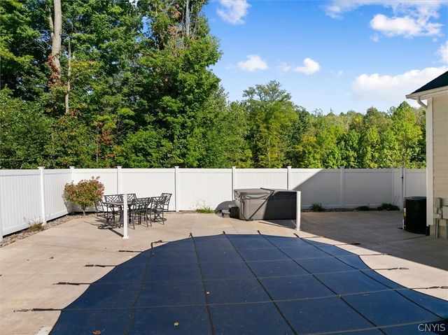 193 Giddings Trail, Lysander, NY 13027