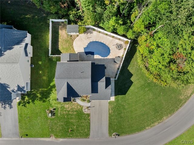 193 Giddings Trail, Lysander, NY 13027