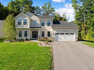 193 Giddings Trail, Lysander, NY 13027
