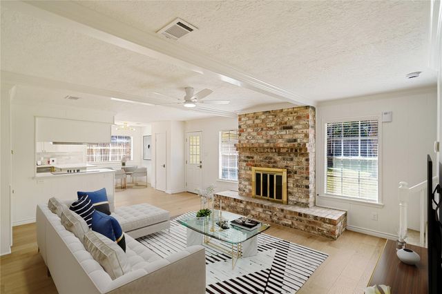 5707 Ash Oak Drive, Houston, TX 77091