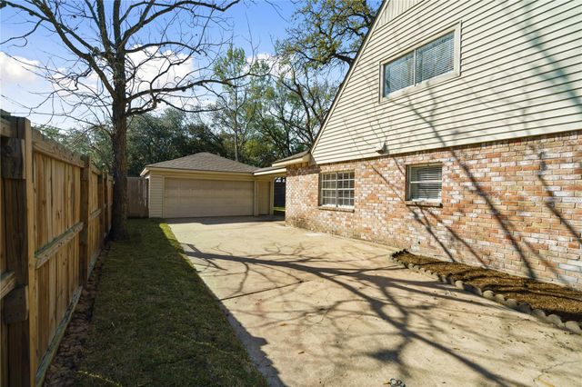 5707 Ash Oak Drive, Houston, TX 77091