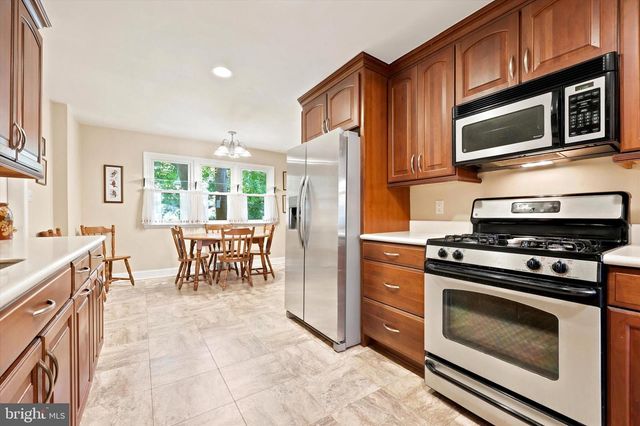 2229 OAKWYN RD, Lafayette Hill, PA 19444