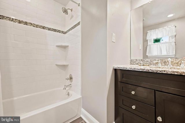 2229 OAKWYN RD, Lafayette Hill, PA 19444
