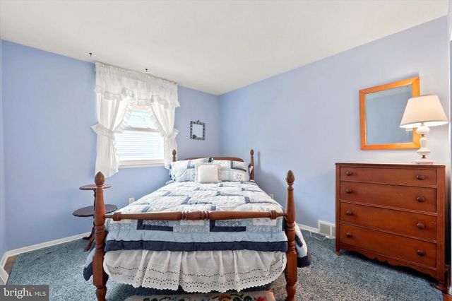 2229 OAKWYN RD, Lafayette Hill, PA 19444