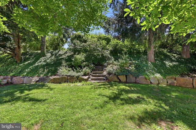 2229 OAKWYN RD, Lafayette Hill, PA 19444