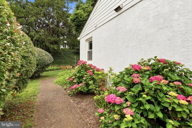 2229 OAKWYN RD, Lafayette Hill, PA 19444
