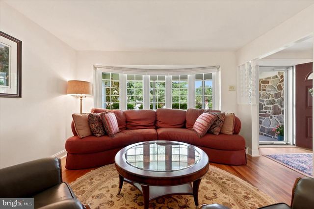 2229 OAKWYN RD, Lafayette Hill, PA 19444