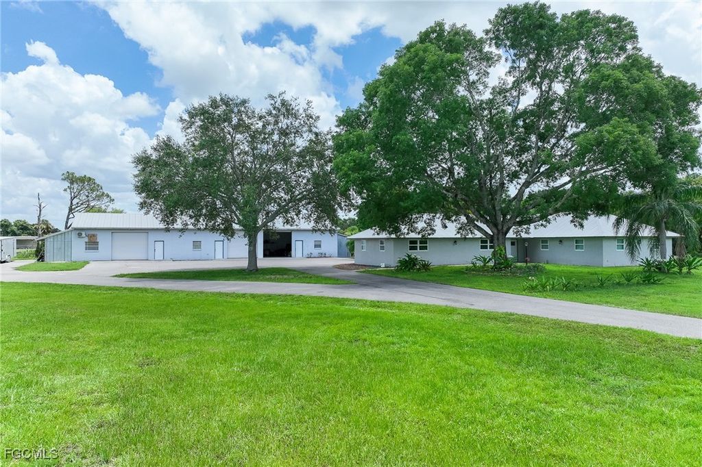 6261 Greenbriar Farms RD, Fort Myers, FL 33905