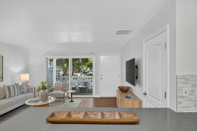 755 14th Avenue 315, Santa Cruz, CA 95062