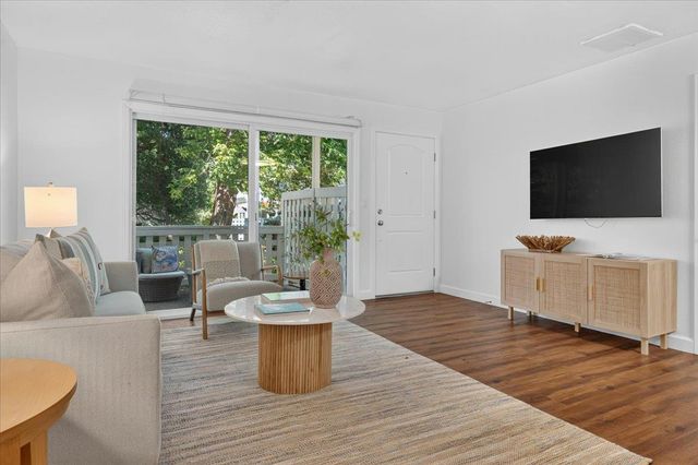 755 14th Avenue 315, Santa Cruz, CA 95062