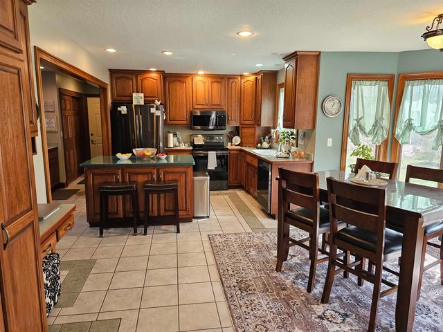 502 Hunters Ridge, Auburn, IN 46706