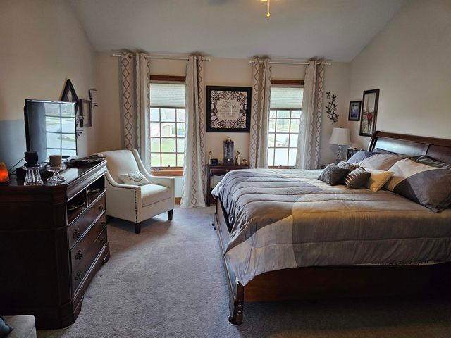 502 Hunters Ridge, Auburn, IN 46706