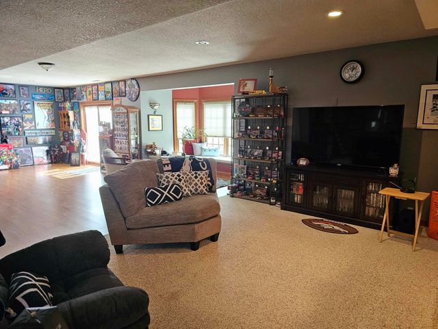 502 Hunters Ridge, Auburn, IN 46706