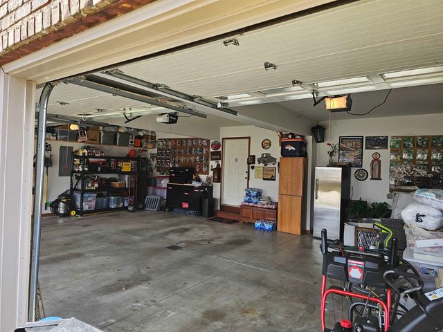 502 Hunters Ridge, Auburn, IN 46706