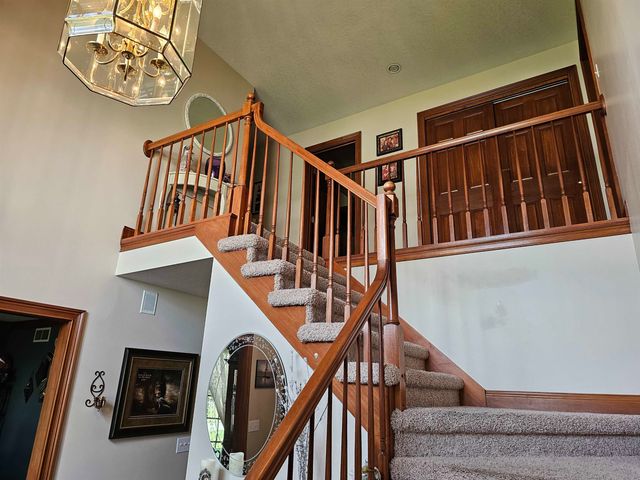 502 Hunters Ridge, Auburn, IN 46706