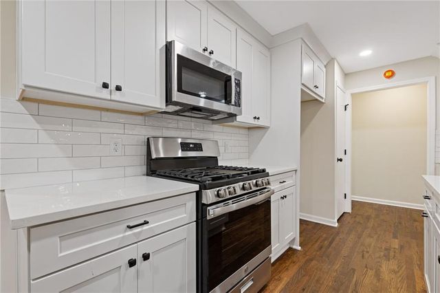 862 Hearthstone Drive, Stone Mountain, GA 30083