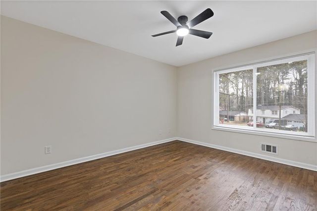 862 Hearthstone Drive, Stone Mountain, GA 30083