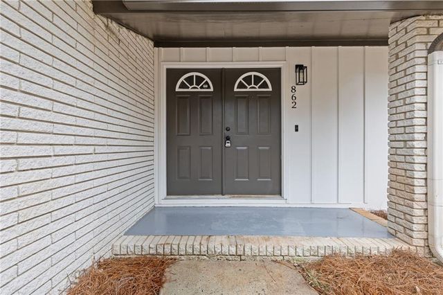 862 Hearthstone Drive, Stone Mountain, GA 30083