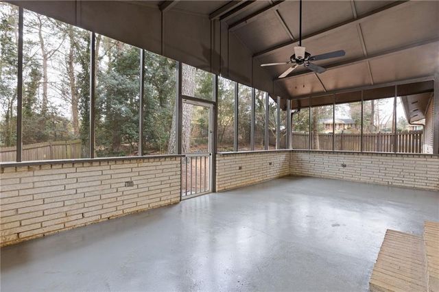 862 Hearthstone Drive, Stone Mountain, GA 30083