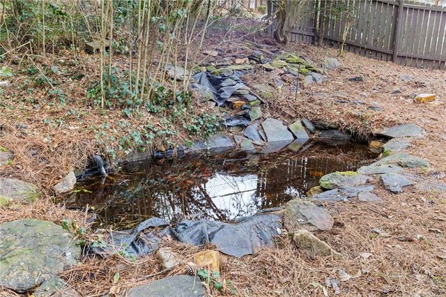 862 Hearthstone Drive, Stone Mountain, GA 30083