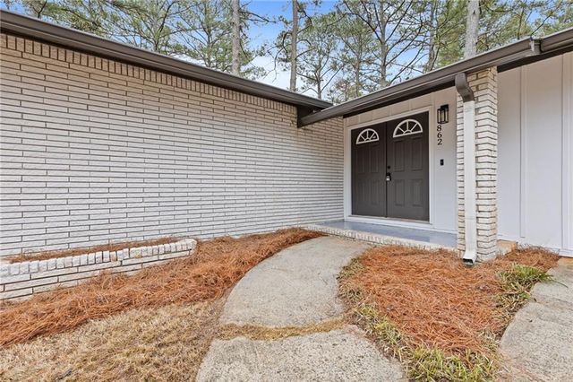 862 Hearthstone Drive, Stone Mountain, GA 30083