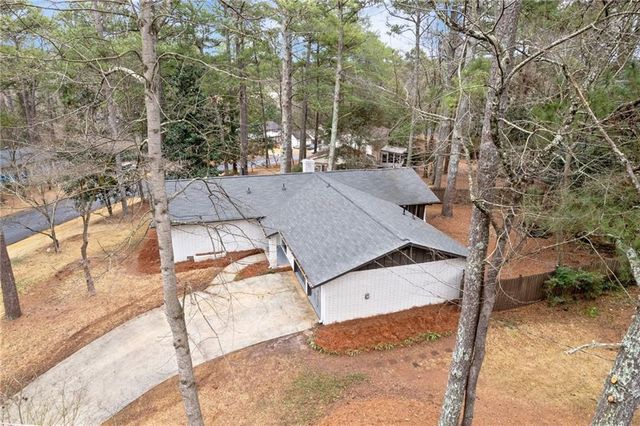 862 Hearthstone Drive, Stone Mountain, GA 30083