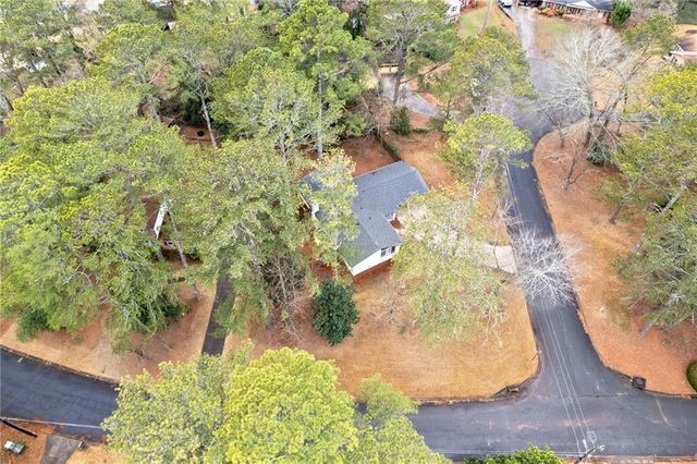 862 Hearthstone Drive, Stone Mountain, GA 30083