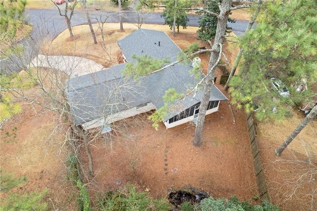 862 Hearthstone Drive, Stone Mountain, GA 30083