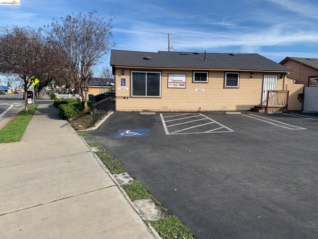 2 Belshaw St, Antioch, CA 94509