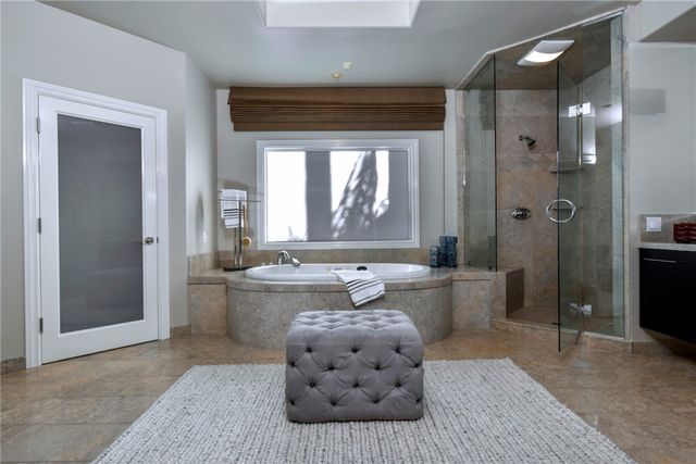 13157 Chandler Boulevard, Sherman Oaks, CA 91401