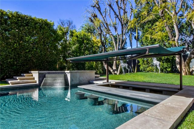 13157 Chandler Boulevard, Sherman Oaks, CA 91401