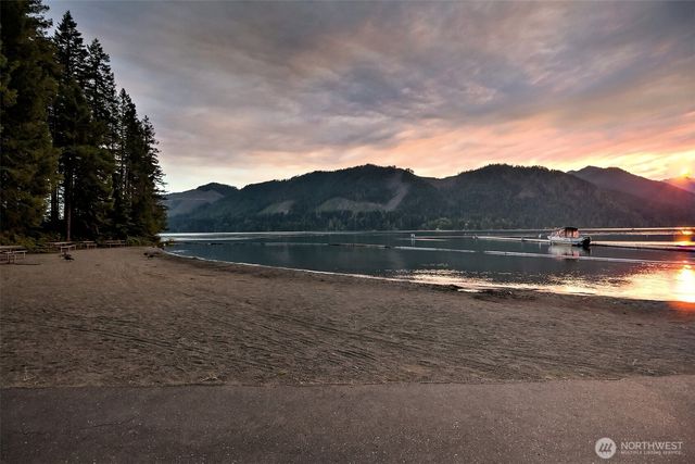 331 N Wynoochee Drive, Hoodsport, WA 98548