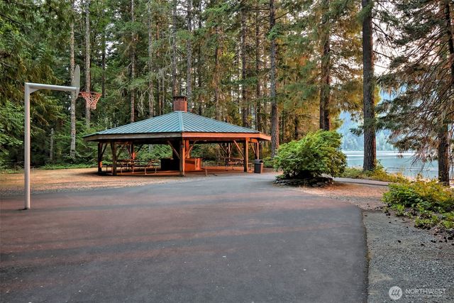 331 N Wynoochee Drive, Hoodsport, WA 98548