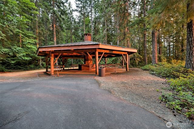 331 N Wynoochee Drive, Hoodsport, WA 98548