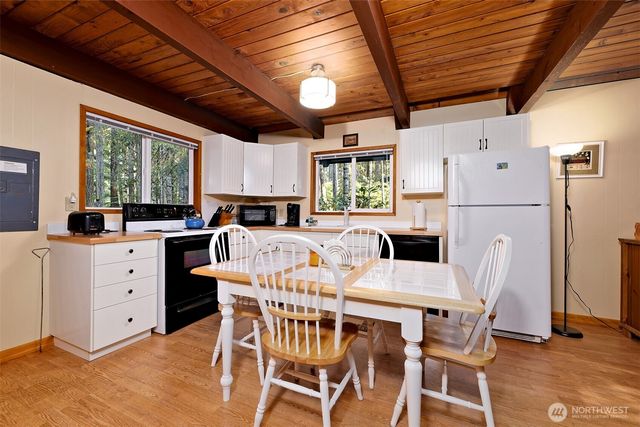 331 N Wynoochee Drive, Hoodsport, WA 98548