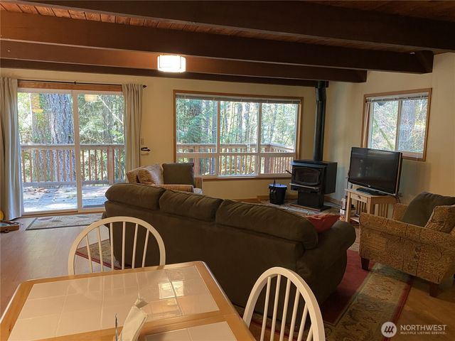 331 N Wynoochee Drive, Hoodsport, WA 98548