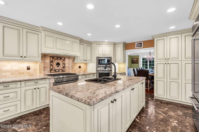 29 Red Coach Lane, Holmdel, NJ 07733