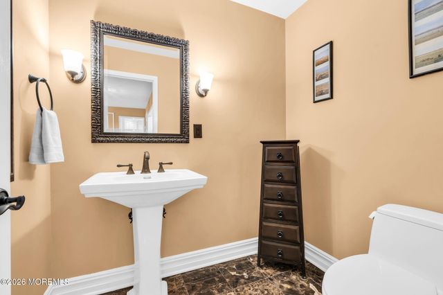 29 Red Coach Lane, Holmdel, NJ 07733