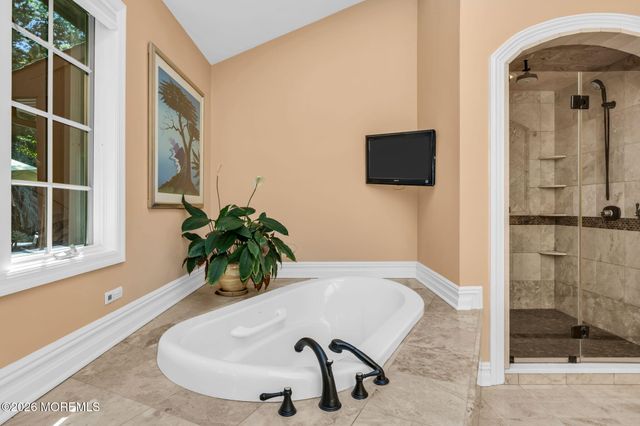 29 Red Coach Lane, Holmdel, NJ 07733