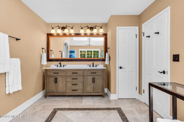 29 Red Coach Lane, Holmdel, NJ 07733