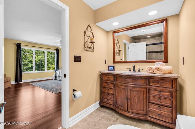 29 Red Coach Lane, Holmdel, NJ 07733