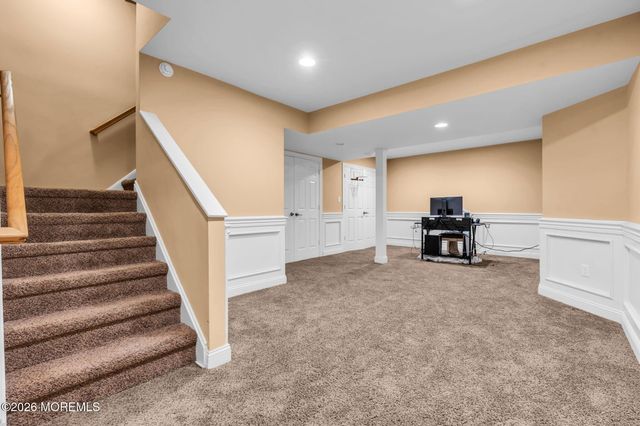 29 Red Coach Lane, Holmdel, NJ 07733