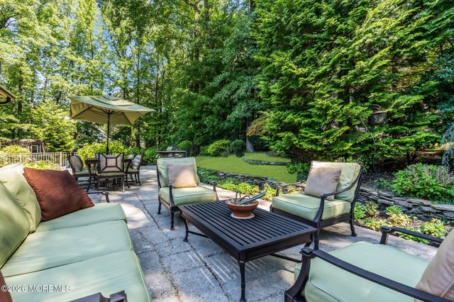 29 Red Coach Lane, Holmdel, NJ 07733