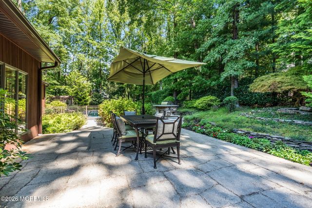 29 Red Coach Lane, Holmdel, NJ 07733
