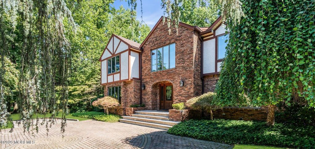 29 Red Coach Lane, Holmdel, NJ 07733