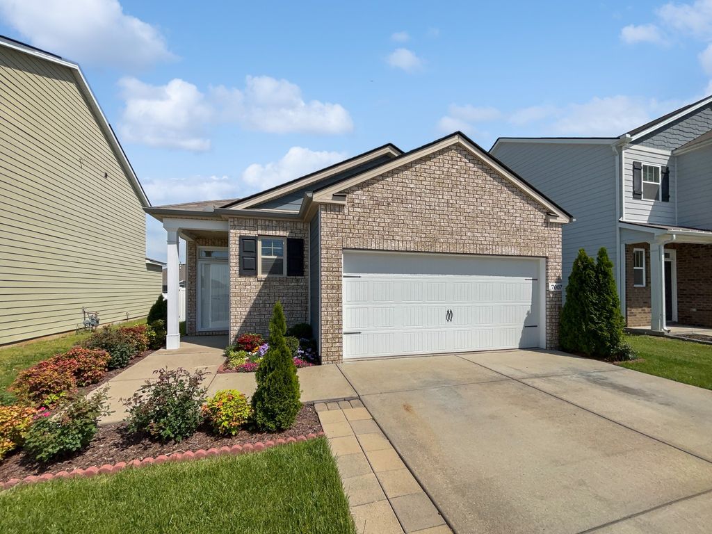 7007 Berkswell Dr, Lebanon, TN 37087