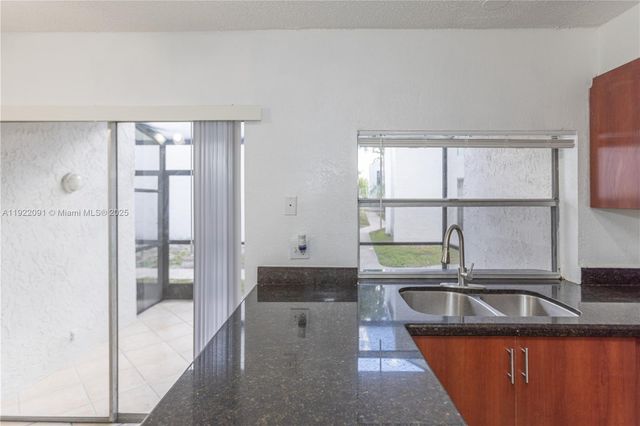 4415 Treehouse Ln C, Tamarac, FL 33319